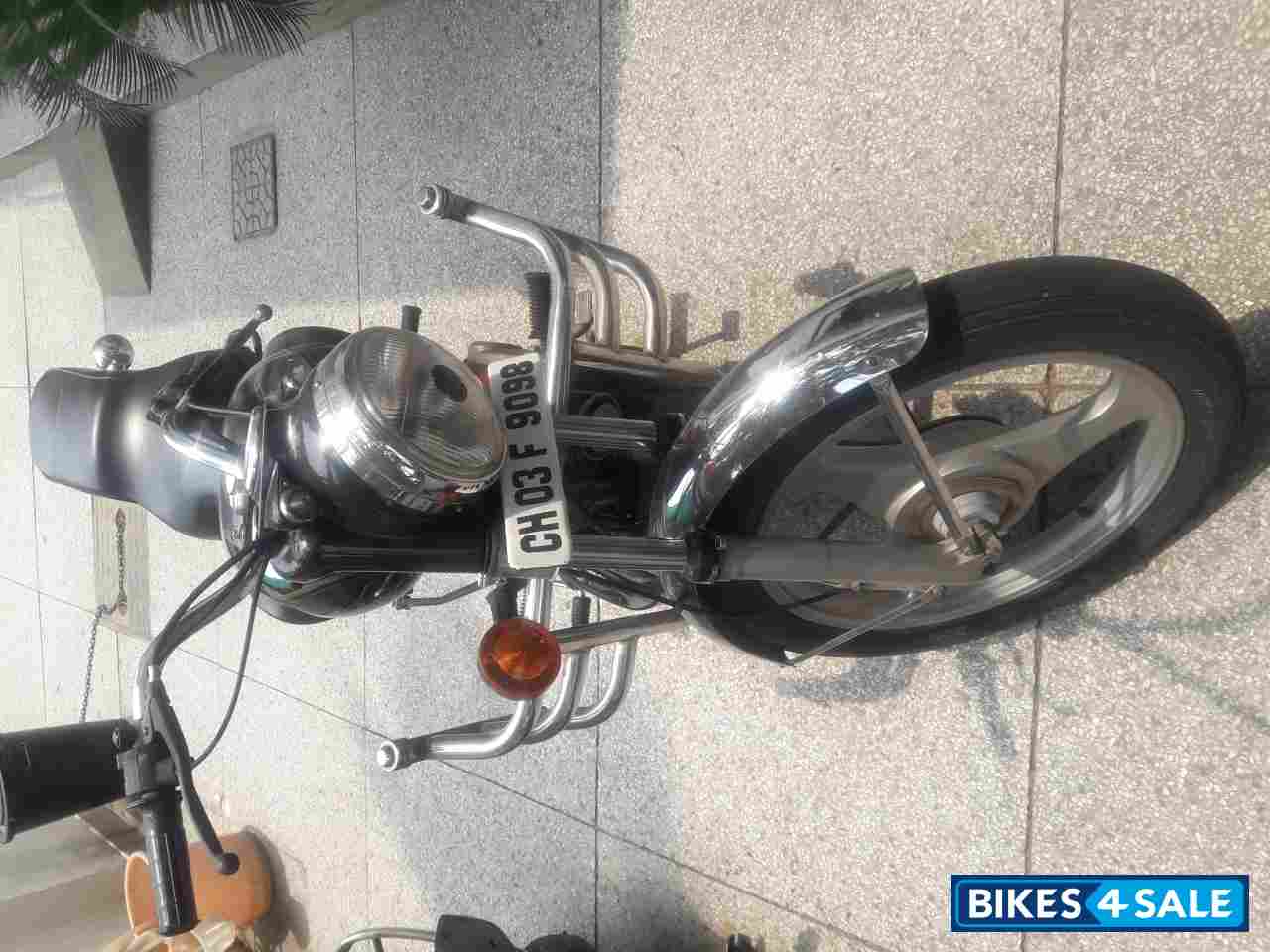 Silver Black Royal Enfield Bullet Machismo 350 Old