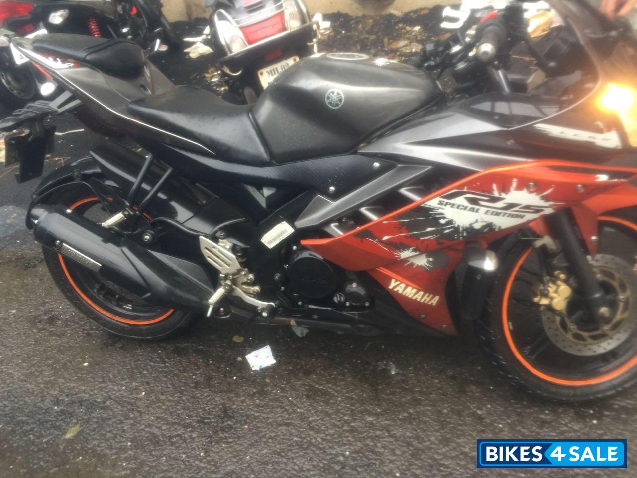 Metal Grey Yamaha YZF R15 V2