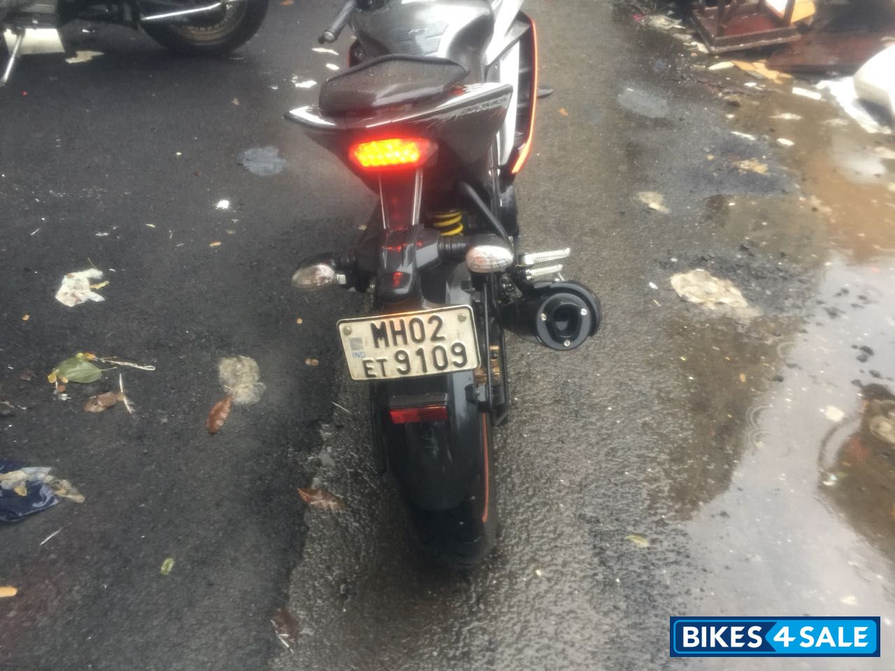 Metal Grey Yamaha YZF R15 V2