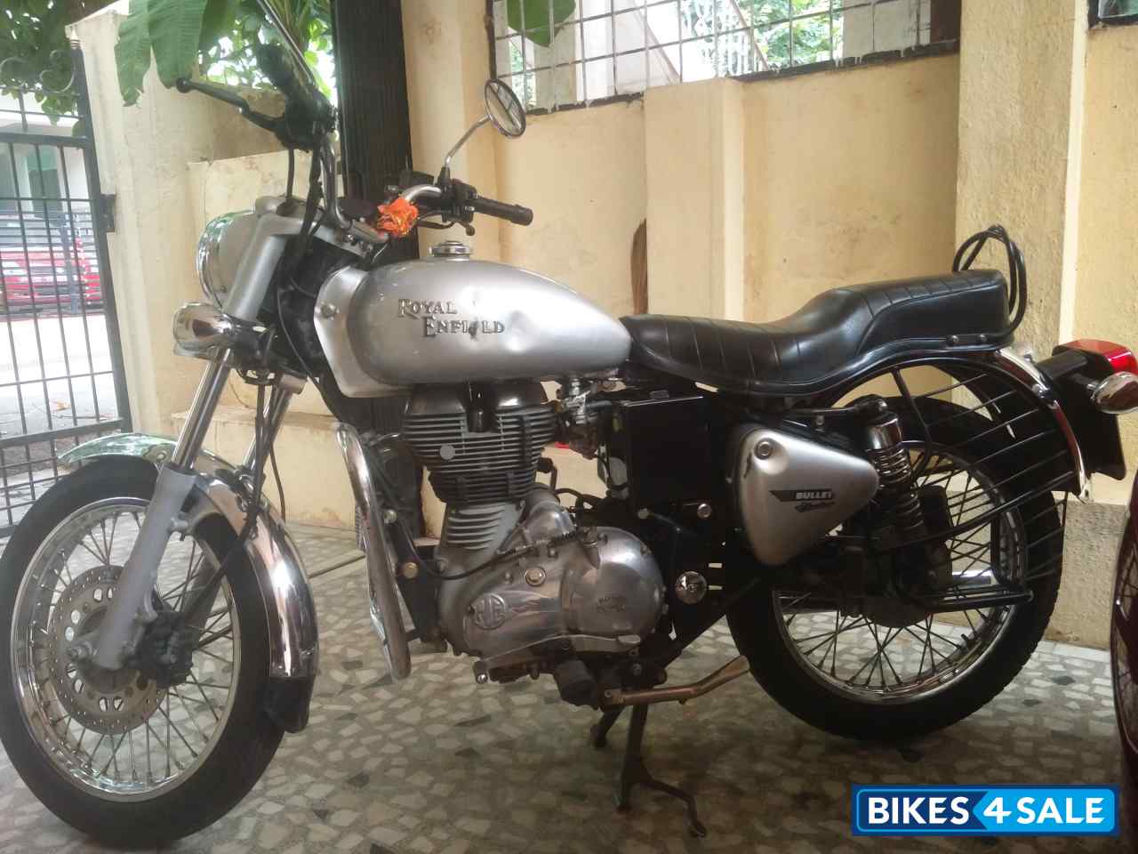 Silver Royal Enfield Bullet Electra Twinspark