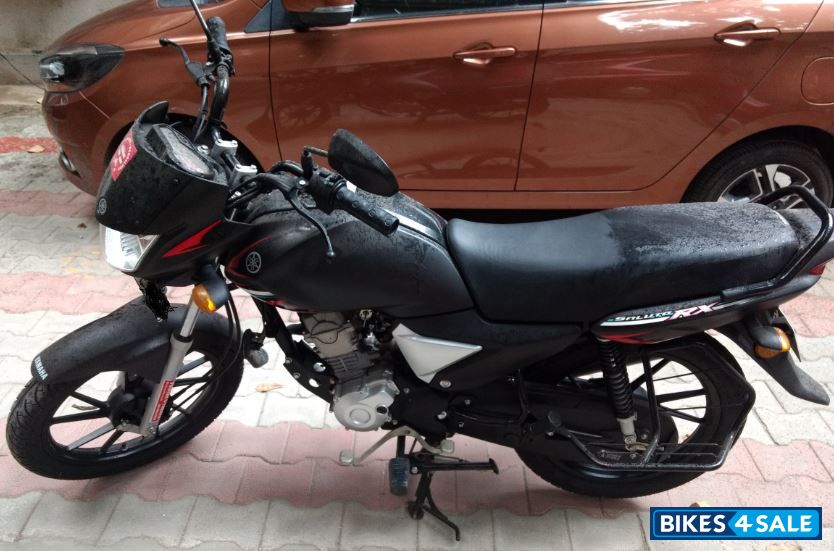 Matt Black Yamaha Saluto RX