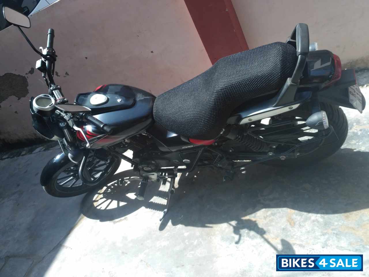 Bajaj Avenger Street 220