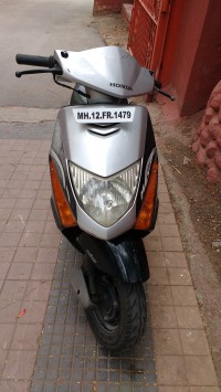 Black And Silver Honda Dio