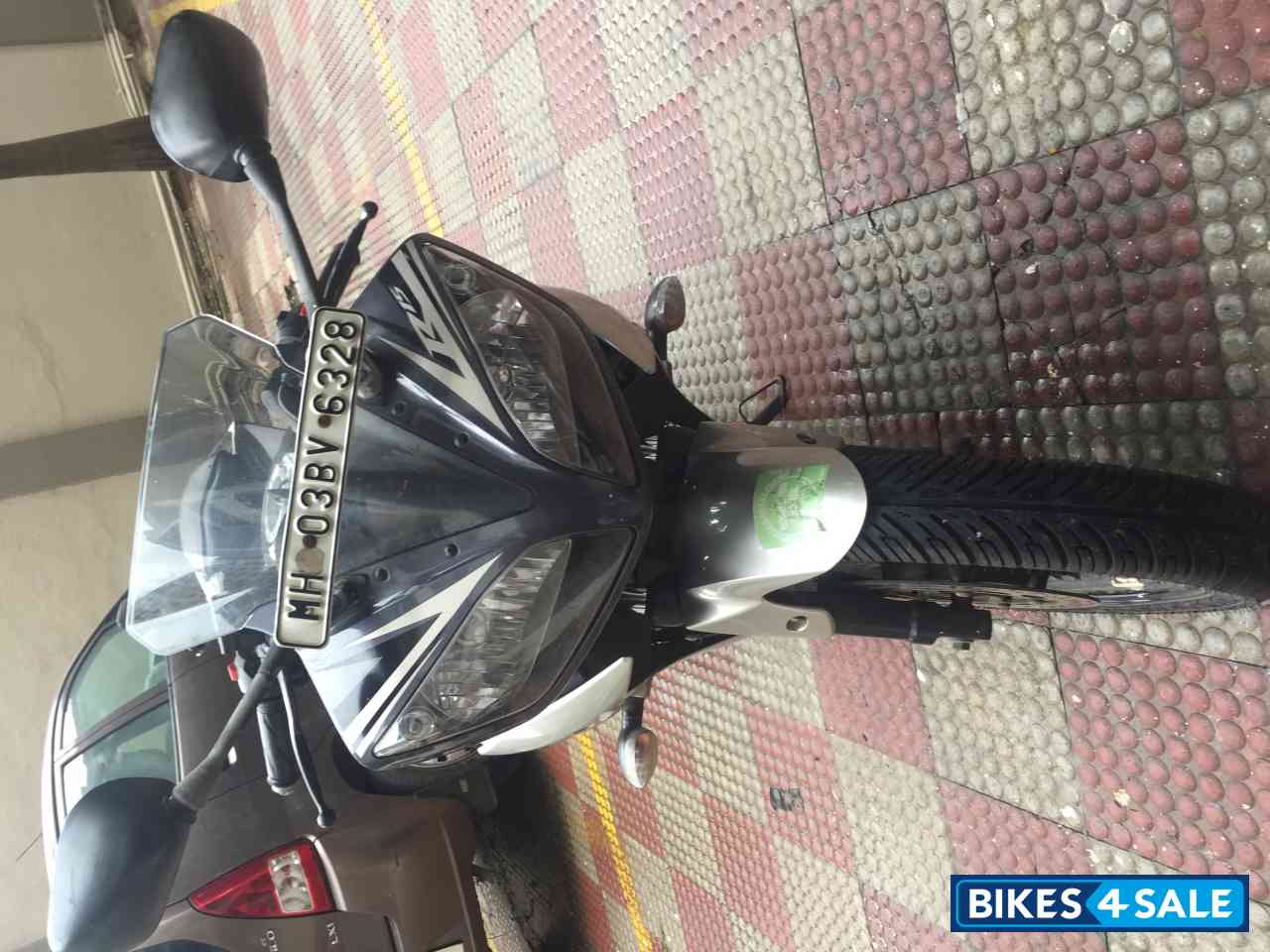 Grey Black Yamaha YZF R15 V2