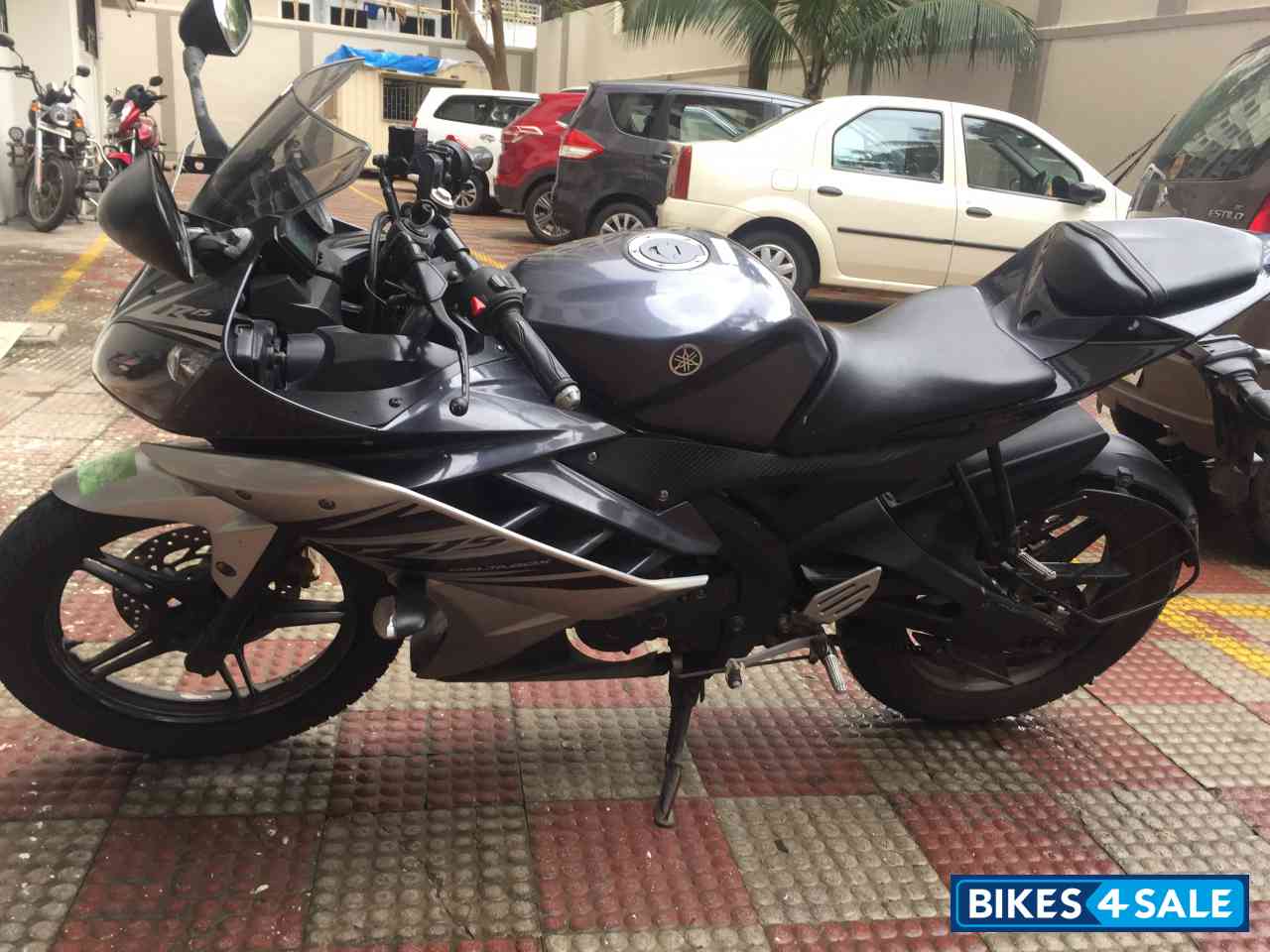 Grey Black Yamaha YZF R15 V2