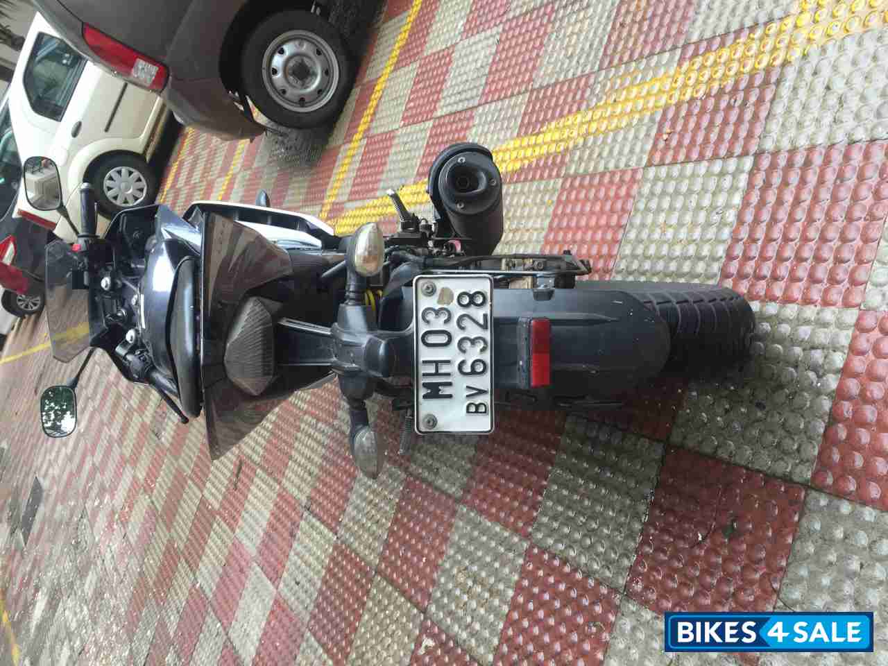 Grey Black Yamaha YZF R15 V2