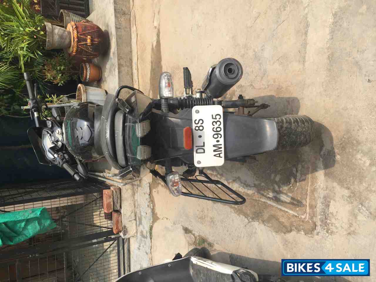 Black Bajaj Pulsar 180 DTSi