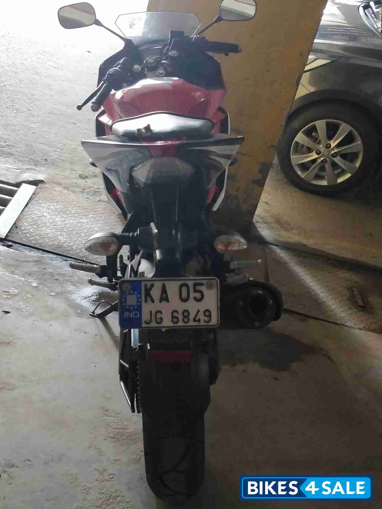 Red Yamaha YZF R15 V2 Red Yamaha YZF R15 V2