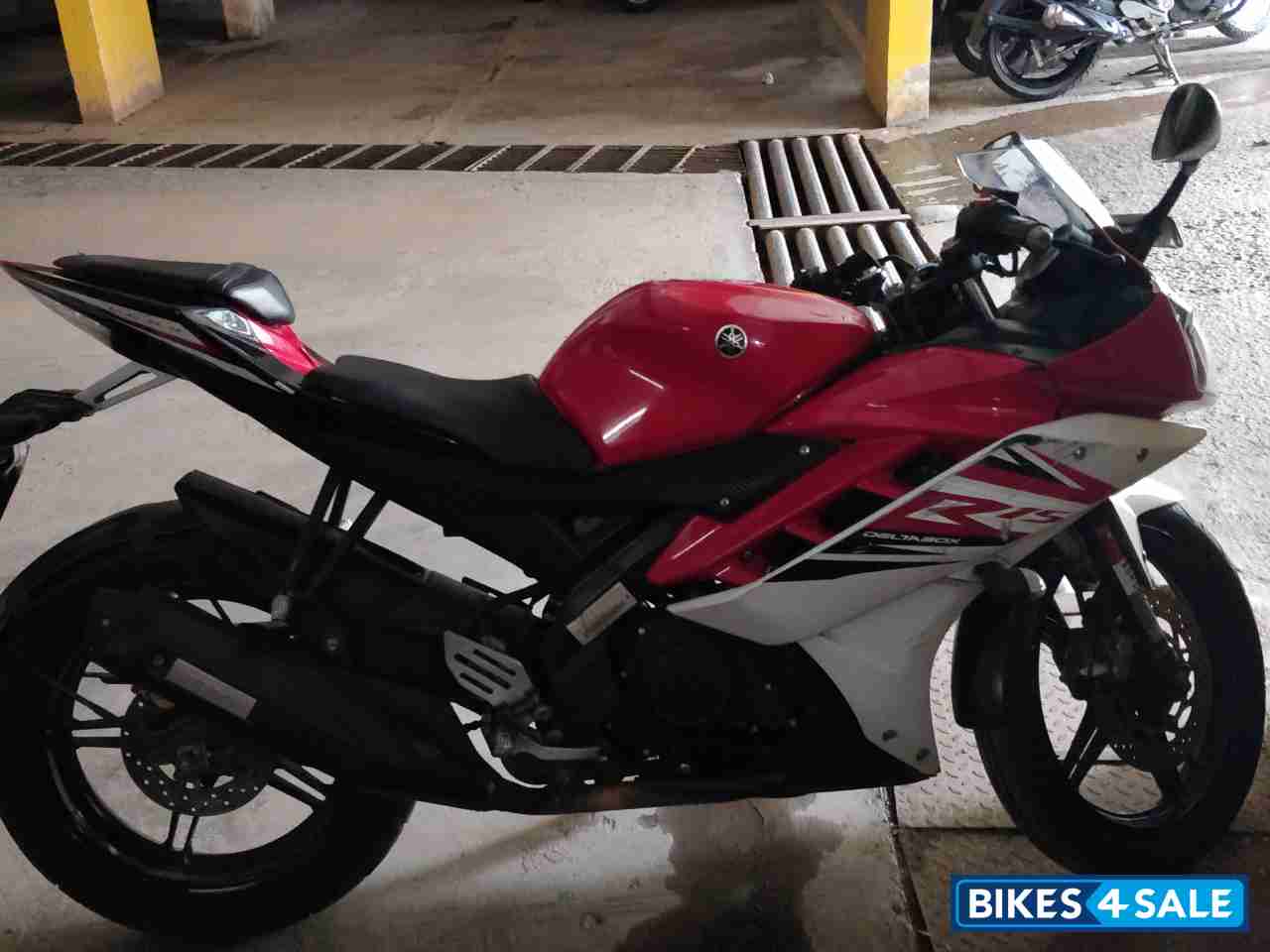 Red Yamaha YZF R15 V2 Red Yamaha YZF R15 V2