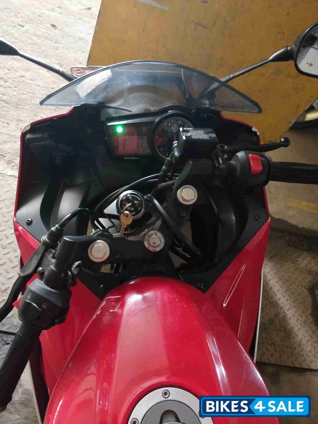 Red Yamaha YZF R15 V2 Red Yamaha YZF R15 V2