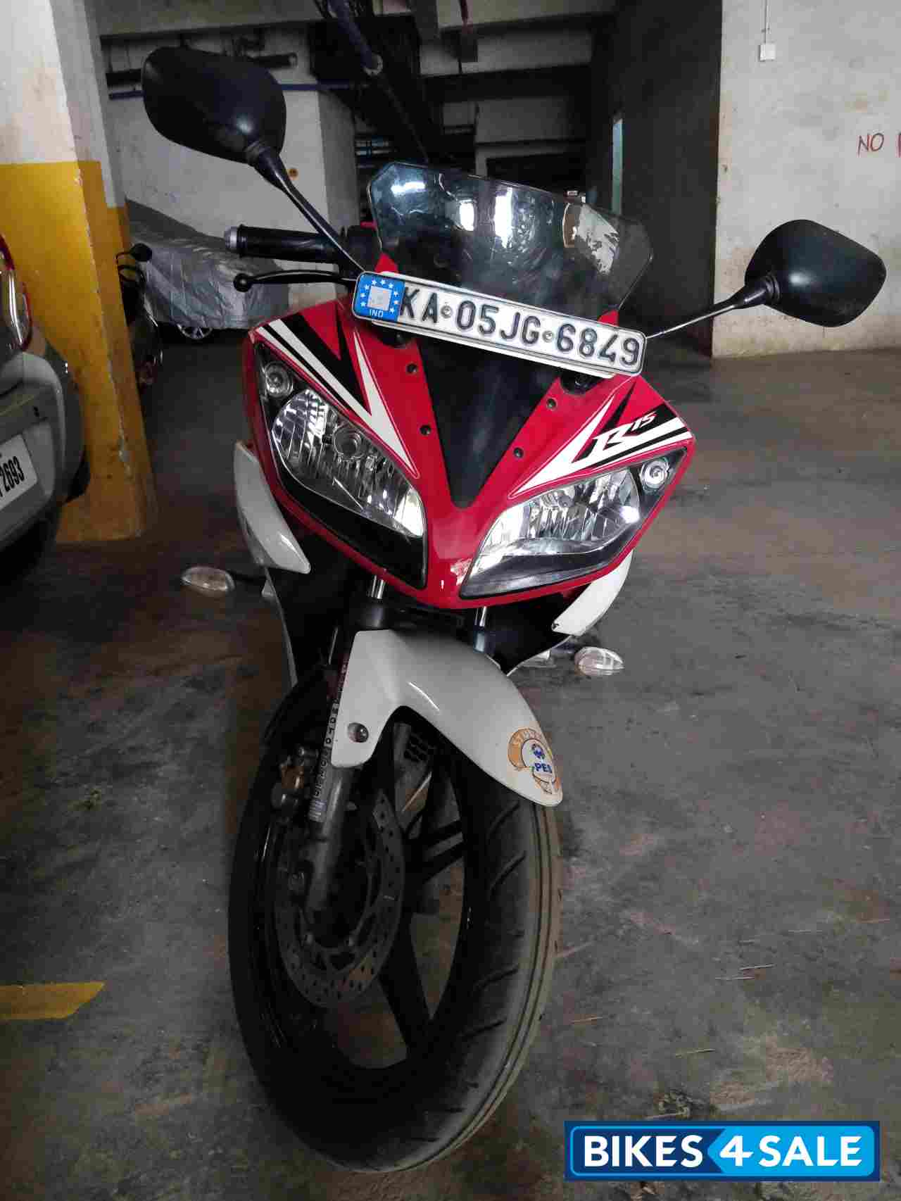 Red Yamaha YZF R15 V2 Red Yamaha YZF R15 V2
