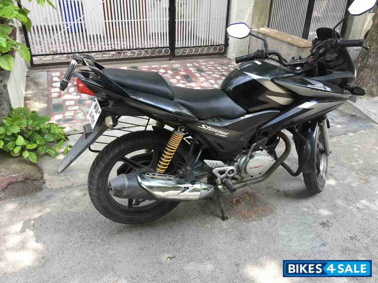 Black Honda CBF Stunner