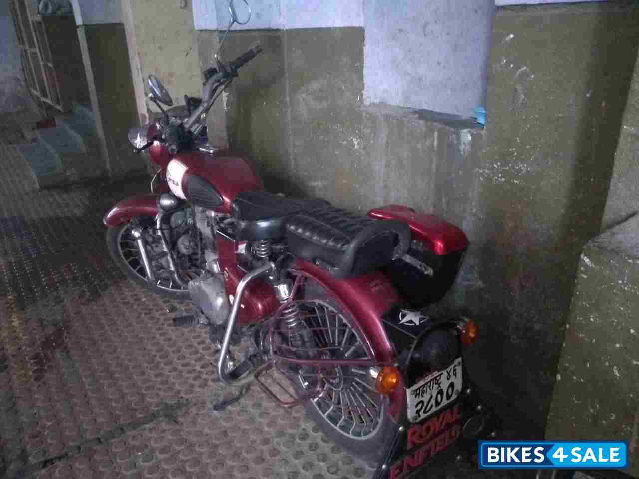 Maroon Royal Enfield Classic 350 Maroon Royal Enfield Classic 350
