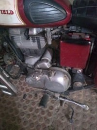 Maroon Royal Enfield Classic 350