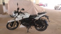 Pearl White TVS Apache RTR 200 4V