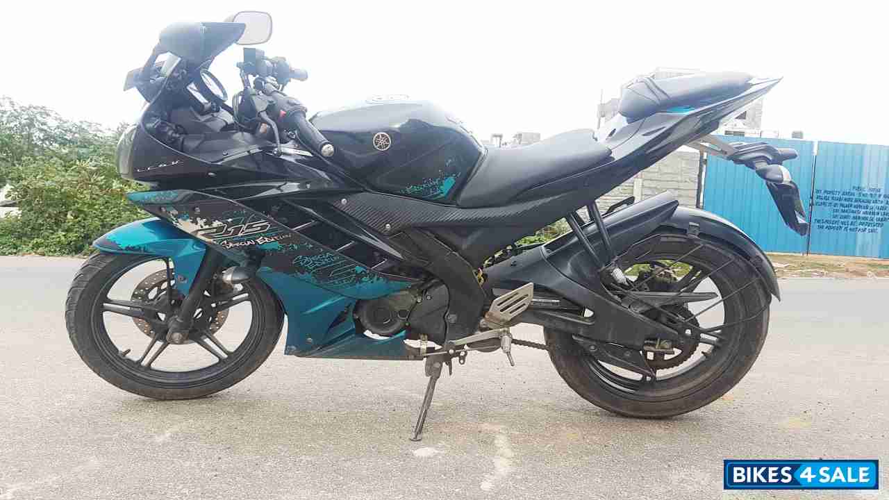 Cyan Yamaha YZF R15 V2