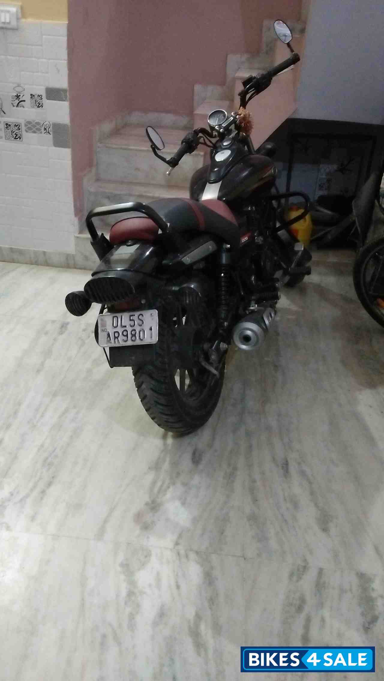 Black Bajaj Avenger Street 220