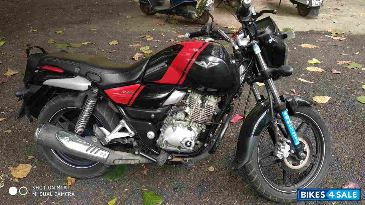 Bajaj V15