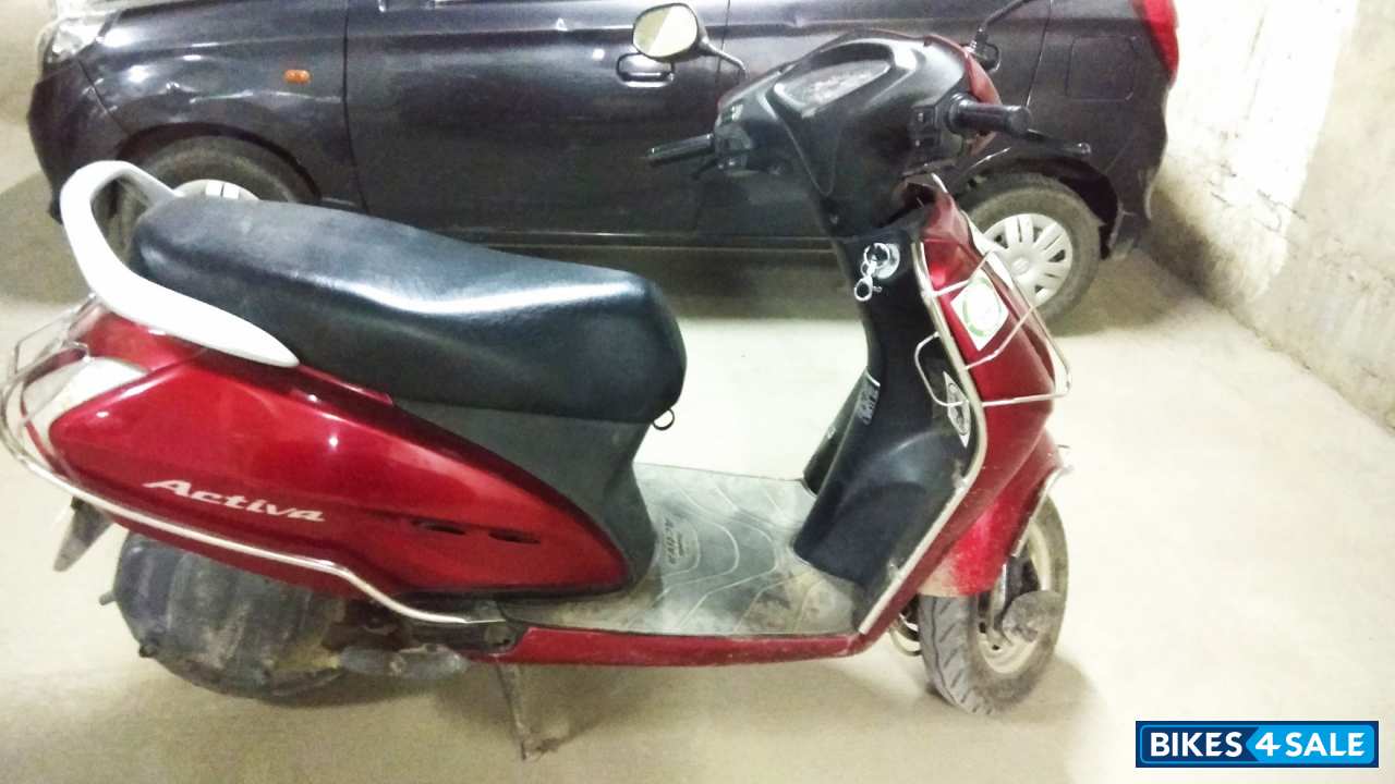 Red Honda Activa