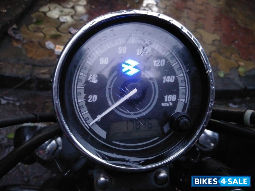 Black Bajaj Avenger Street 220