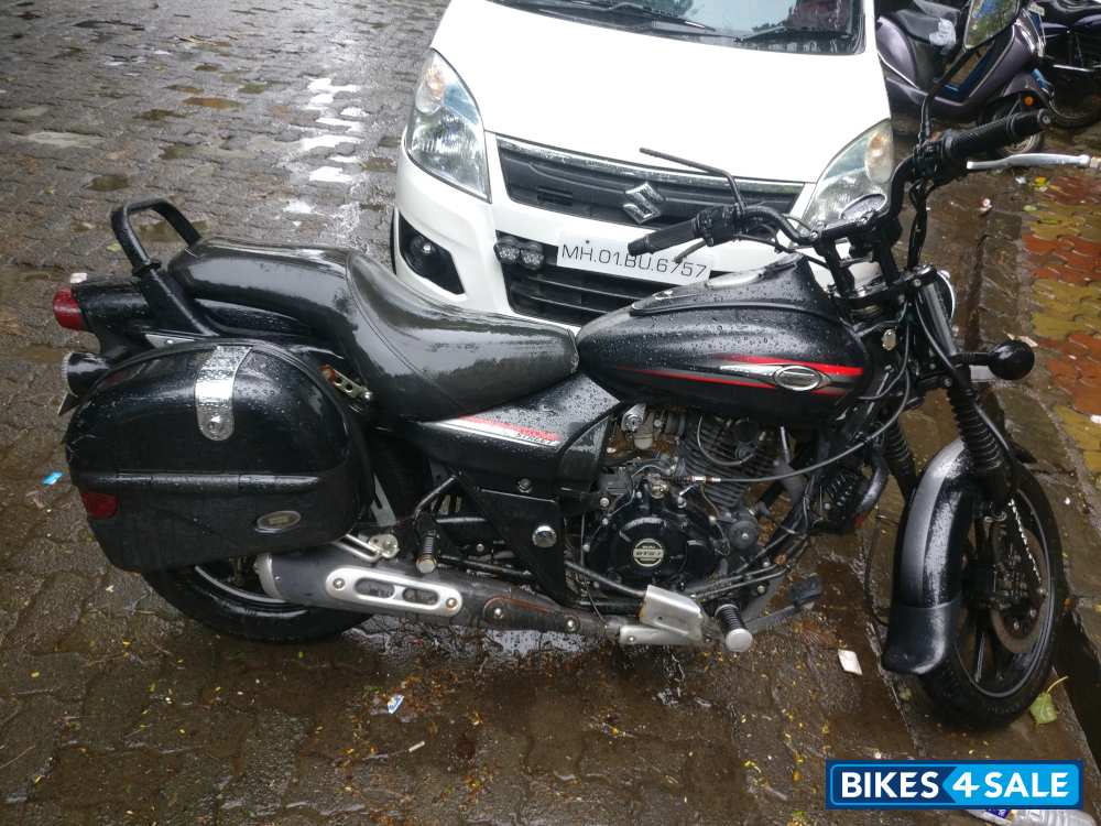 Black Bajaj Avenger Street 220