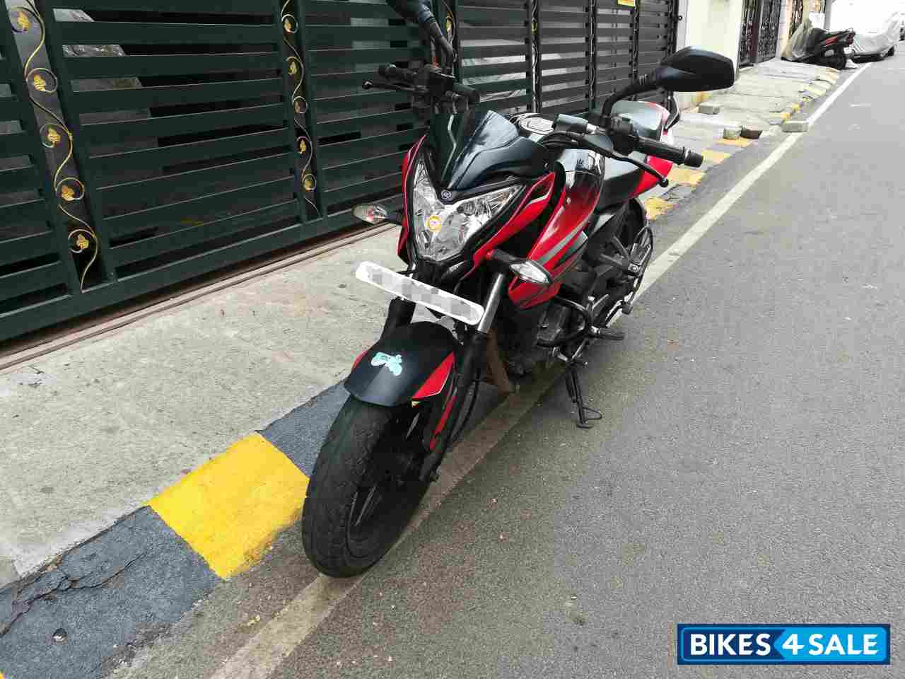 Red Bajaj Pulsar 200 NS