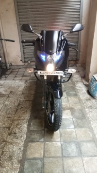Midnight Black/blue Bajaj Pulsar 220F