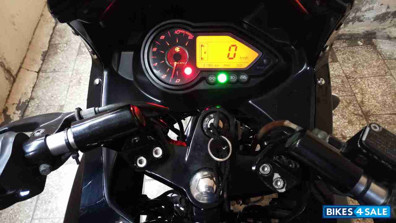 Midnight Black/blue Bajaj Pulsar 220F Midnight Black/blue Bajaj Pulsar 220F