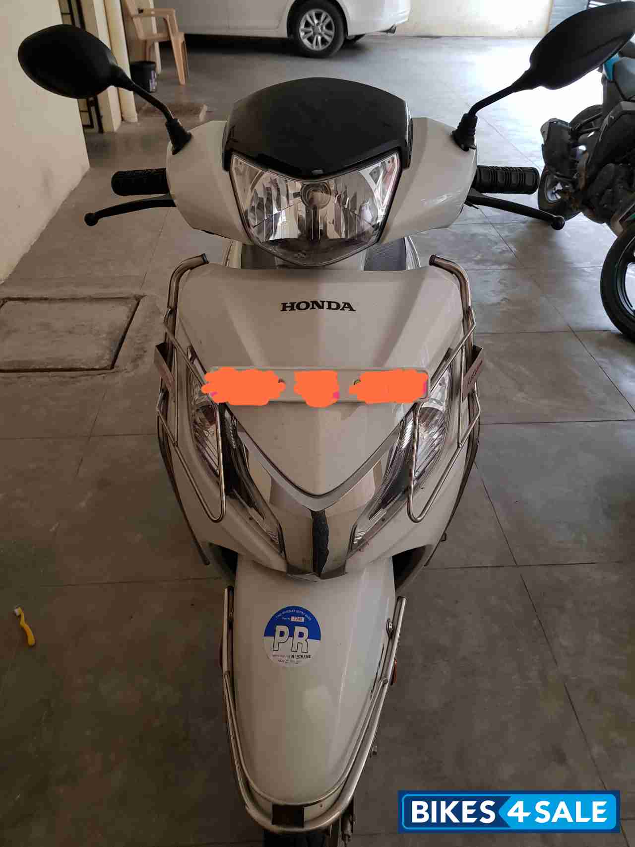 White Honda Activa 125