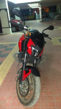 Red Bajaj Dominar 400