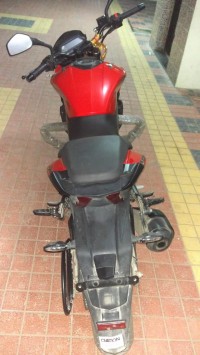 Red Bajaj Dominar 400
