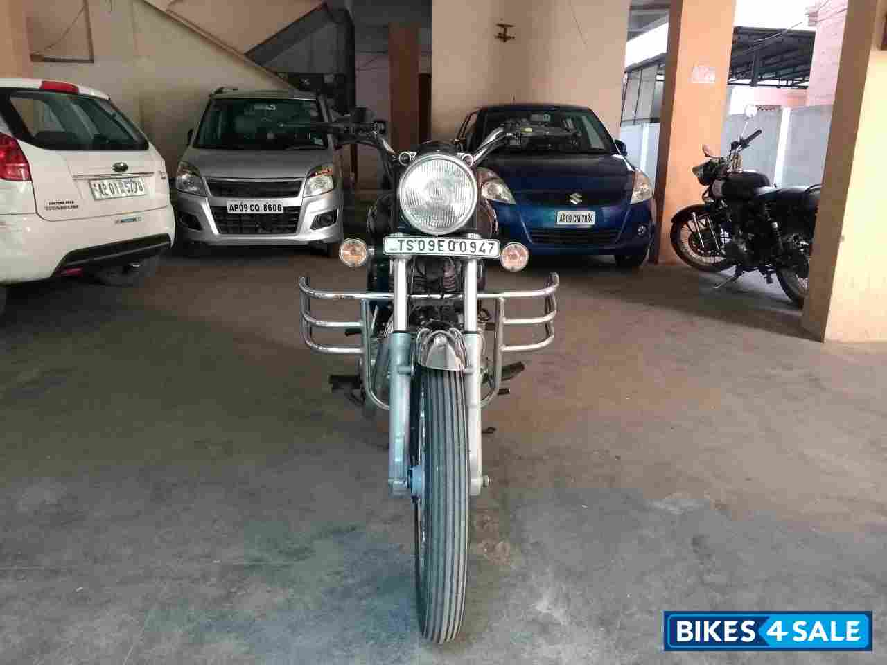 Black Royal Enfield Bullet 350 ES