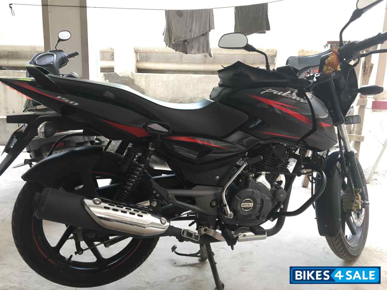 Black Bajaj Pulsar 150 DTSi