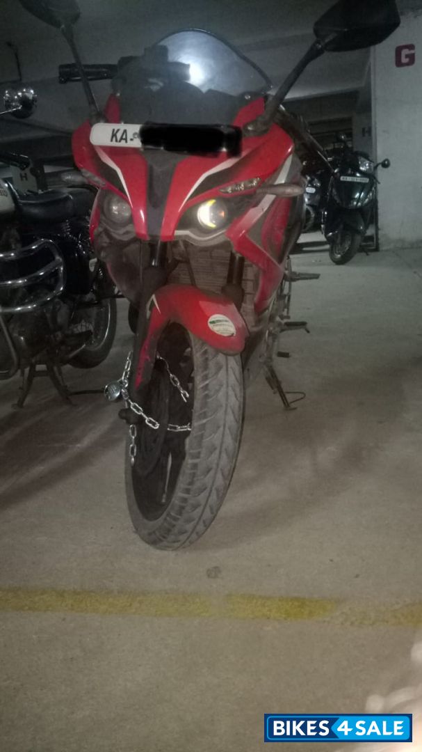 Red Bajaj Pulsar RS 200