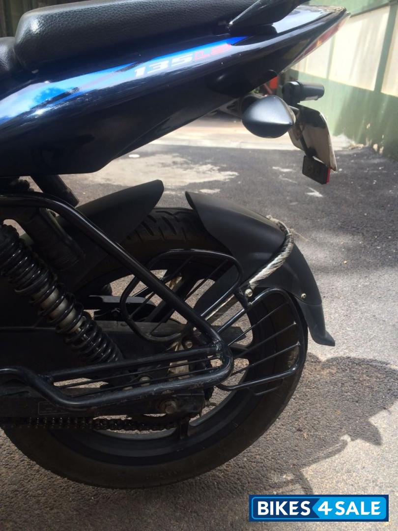 Blue Bajaj Pulsar 135LS