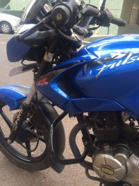 Blue Bajaj Pulsar 135LS