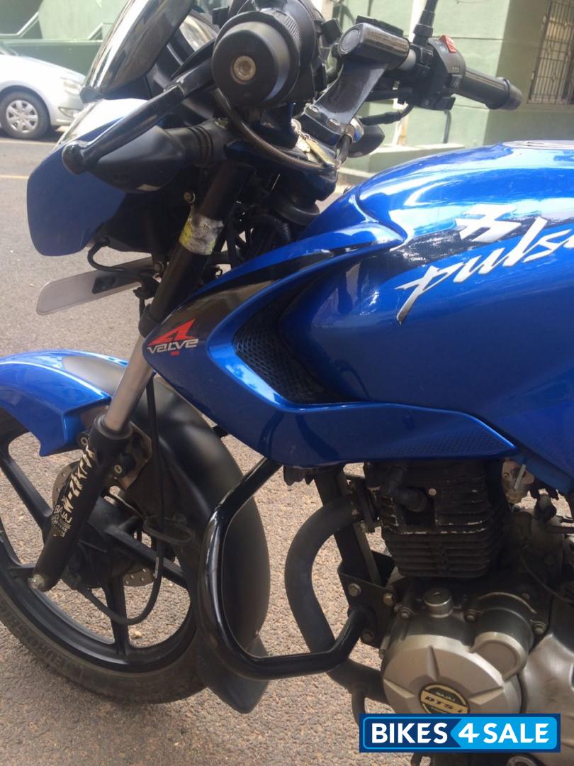 Blue Bajaj Pulsar 135LS