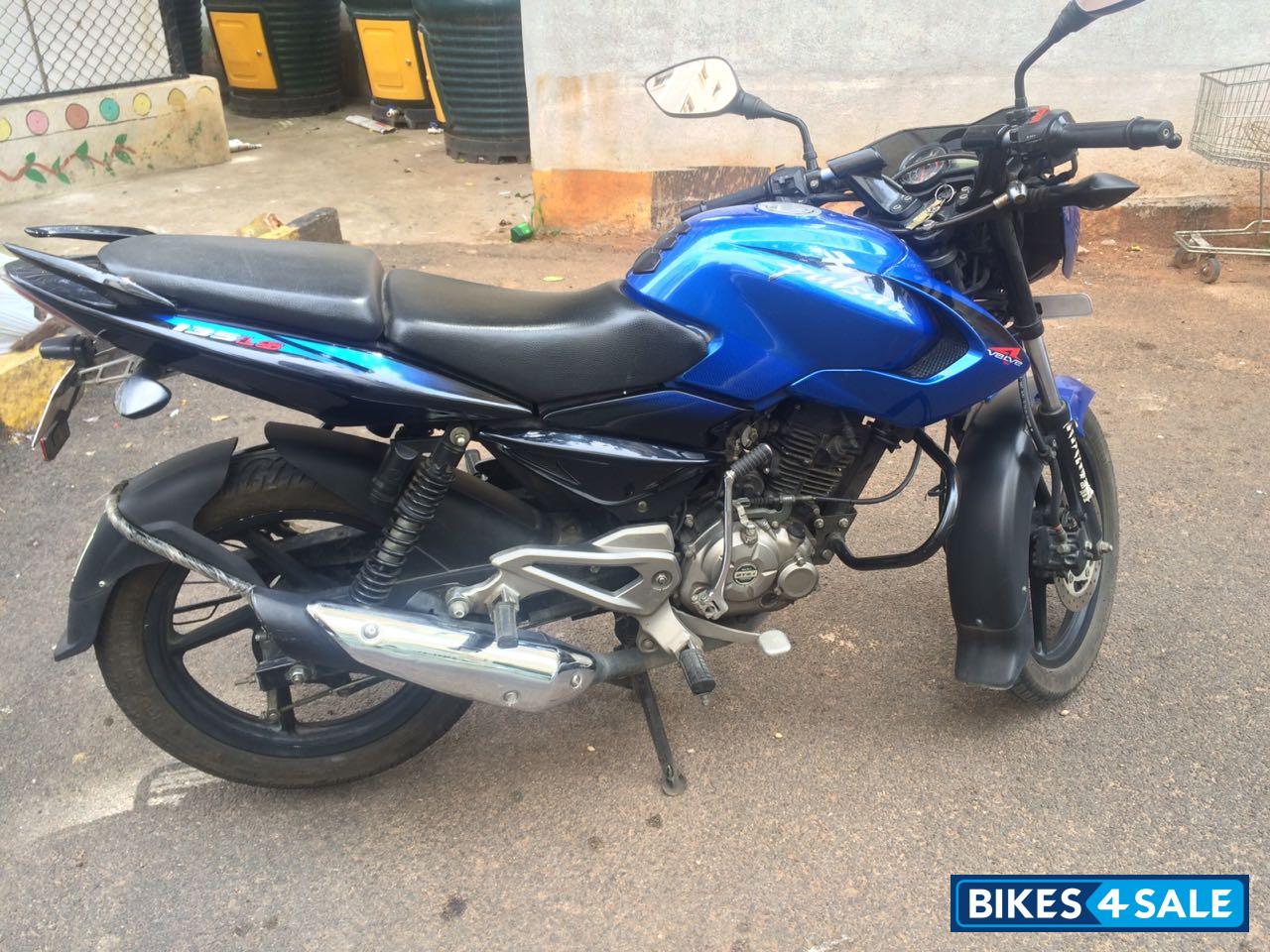 Blue Bajaj Pulsar 135LS