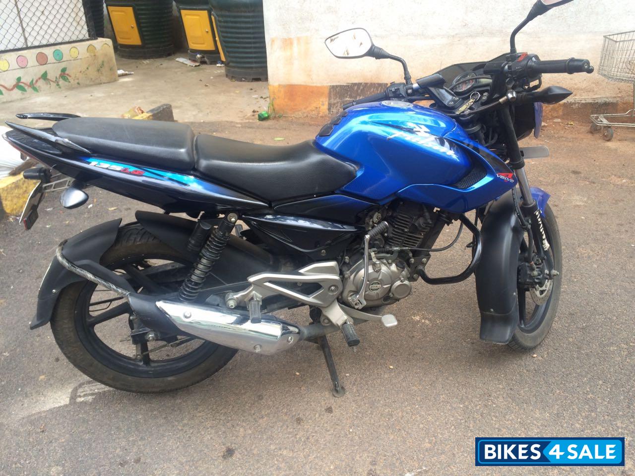 Blue Bajaj Pulsar 135LS