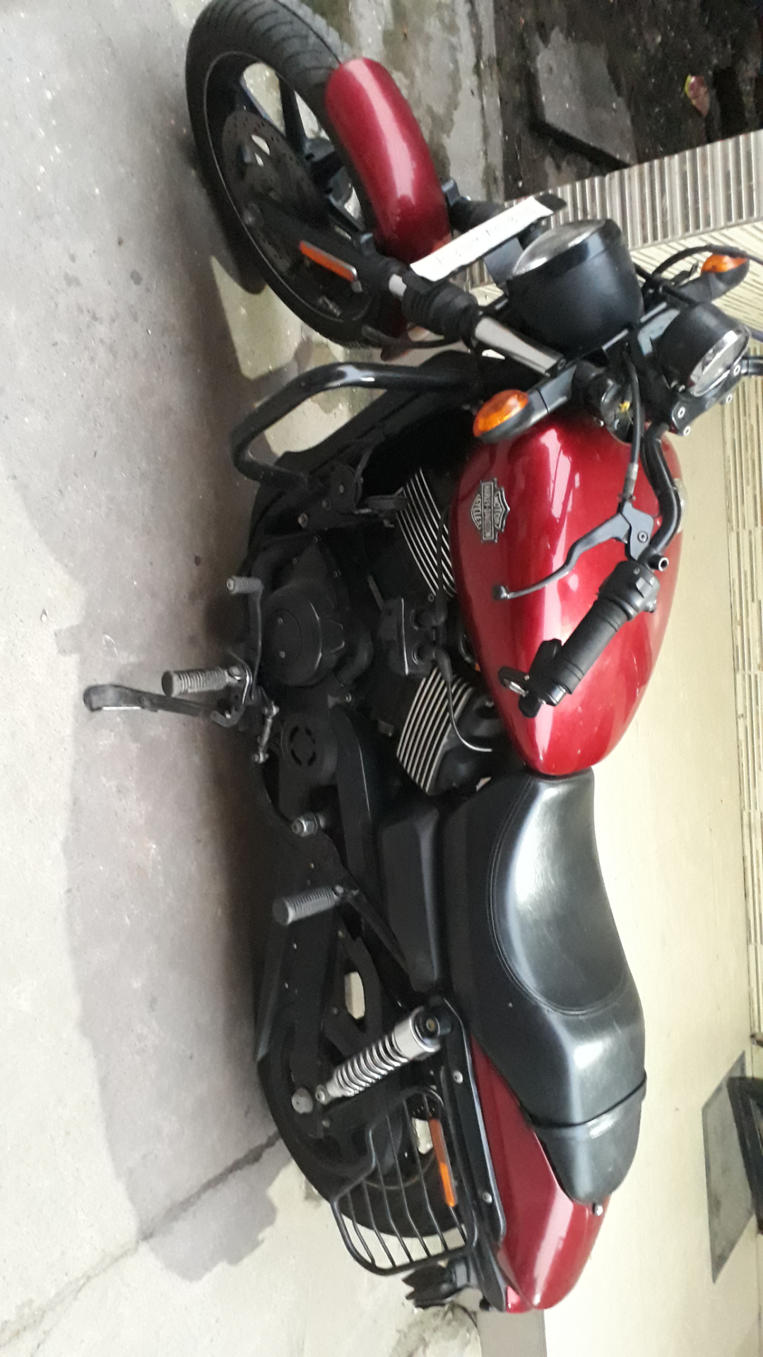 Red Harley Davidson Street 750