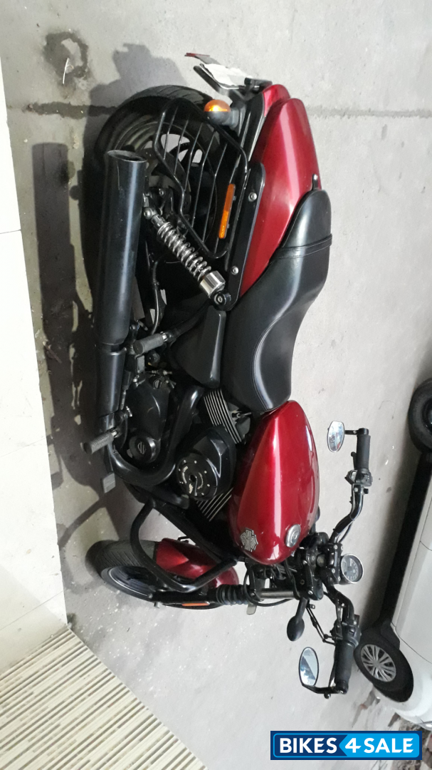 Red Harley Davidson Street 750