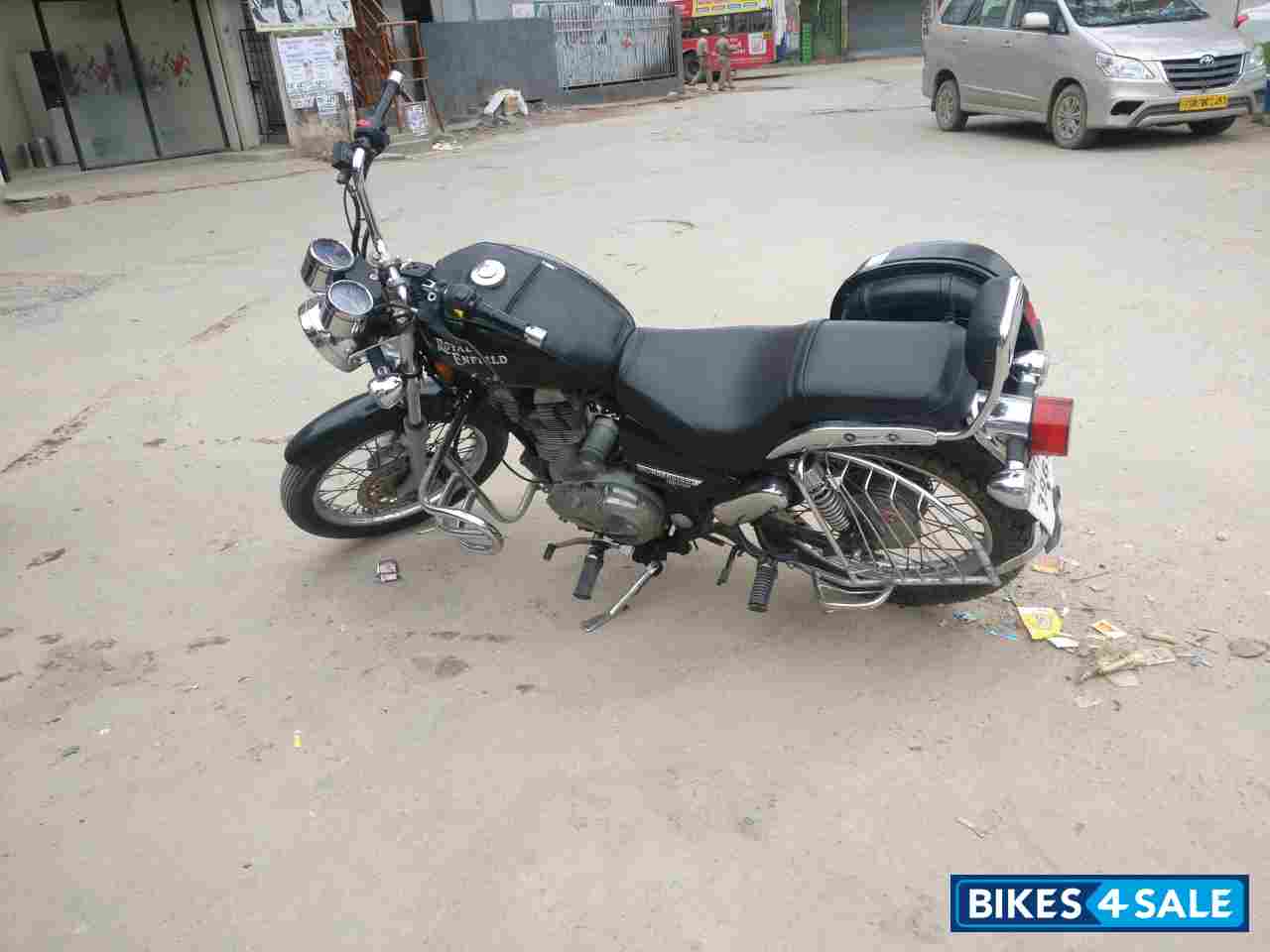 Black Royal Enfield Thunderbird TwinSpark 350