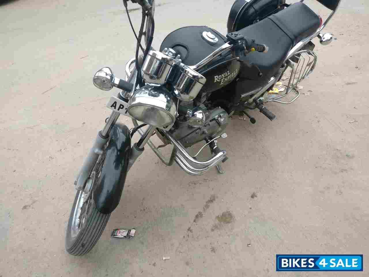 Black Royal Enfield Thunderbird TwinSpark 350