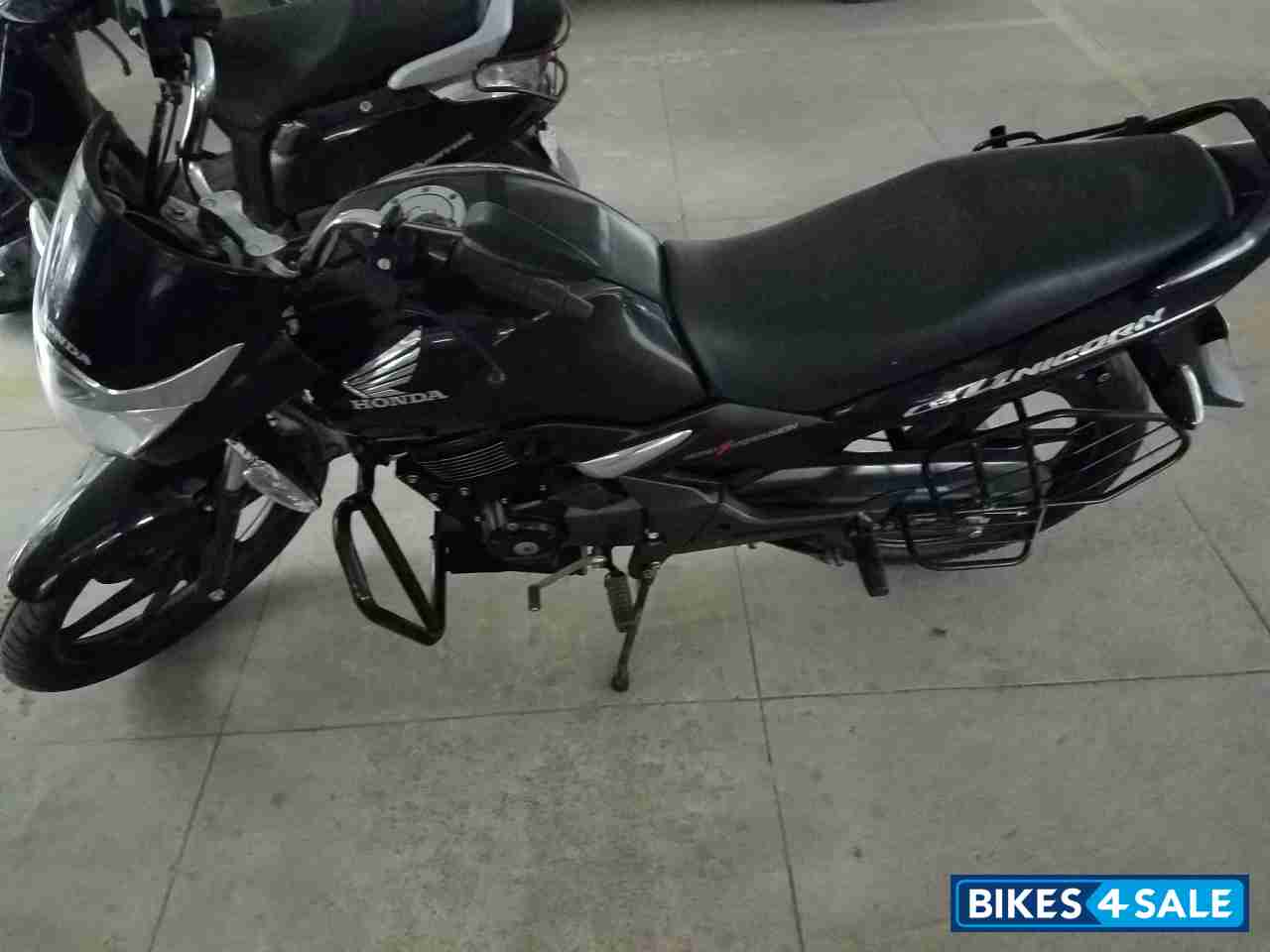 Black Honda CB Unicorn