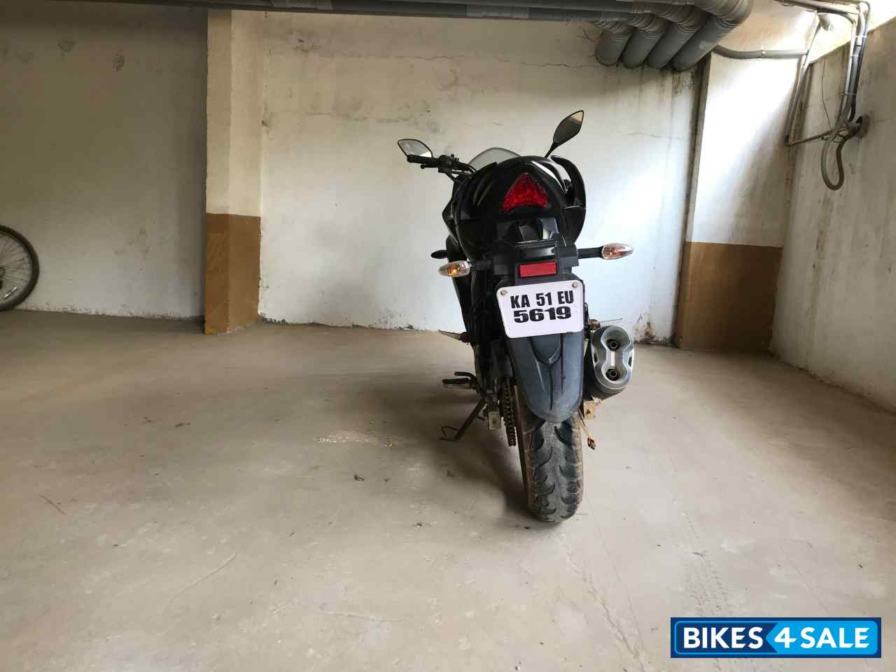 Black Suzuki Gixxer SF