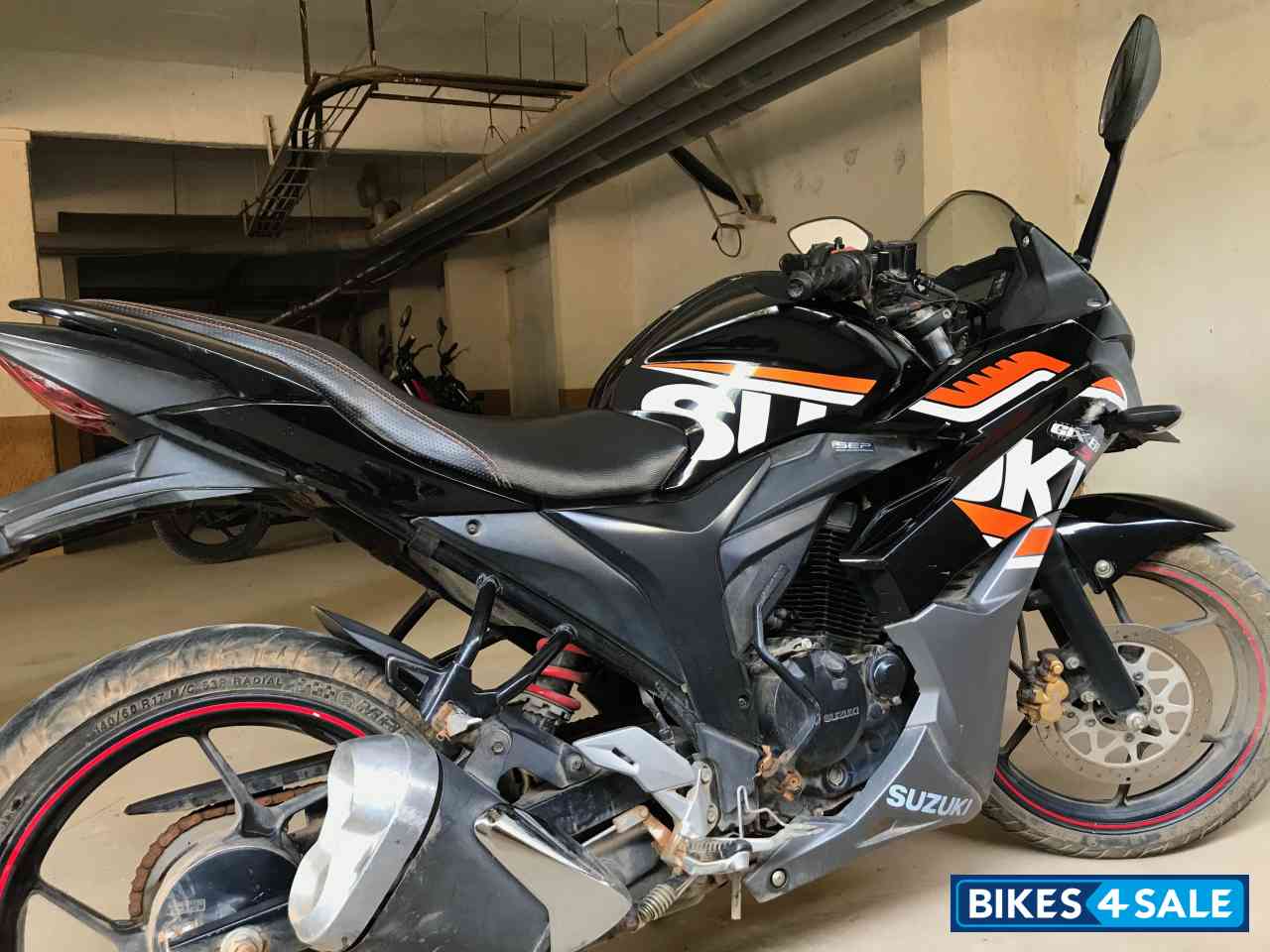 Black Suzuki Gixxer SF