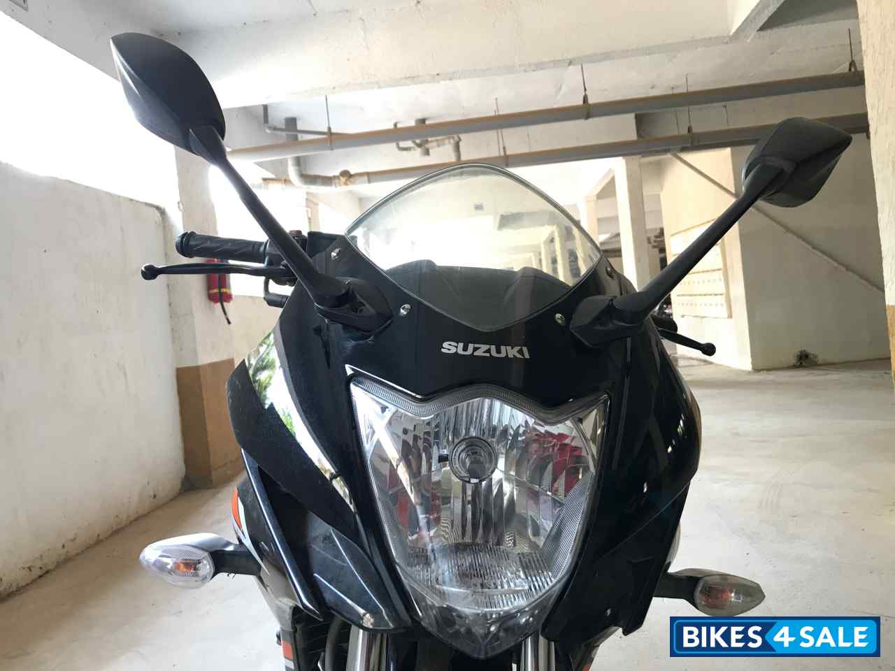 Black Suzuki Gixxer SF