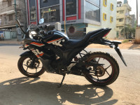 Black Suzuki Gixxer SF