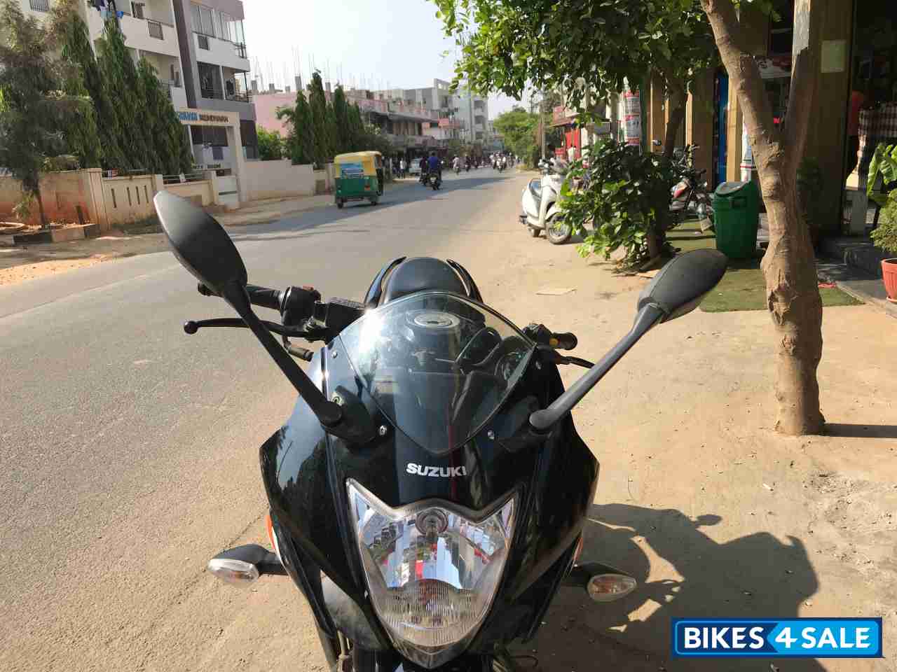 Black Suzuki Gixxer SF
