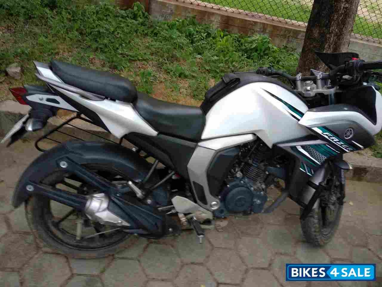 Ash And Blue Nd White Yamaha Fazer FI V2